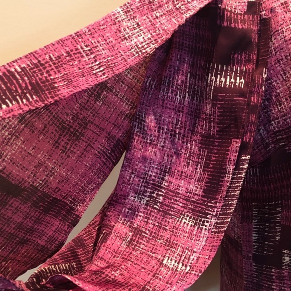 Tracy M blouse pullover abstract pattern full layered sleeve detail size medium - Picture 8 of 12